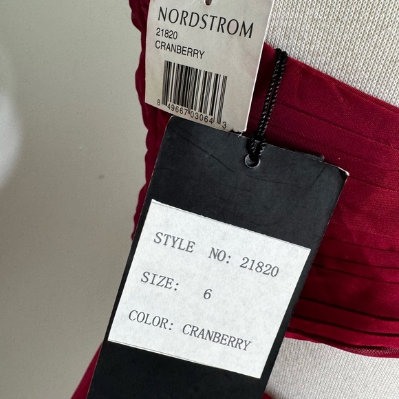 LA FEMME Strapless Prom Formal Dress Gown Cranberry Size 6 NWT - Picture 10 of 16